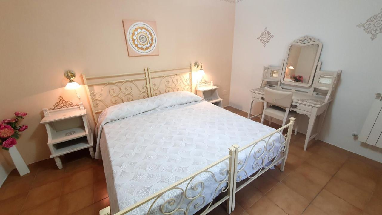 Agriturismo Pereti 로카테데리기 객실 사진