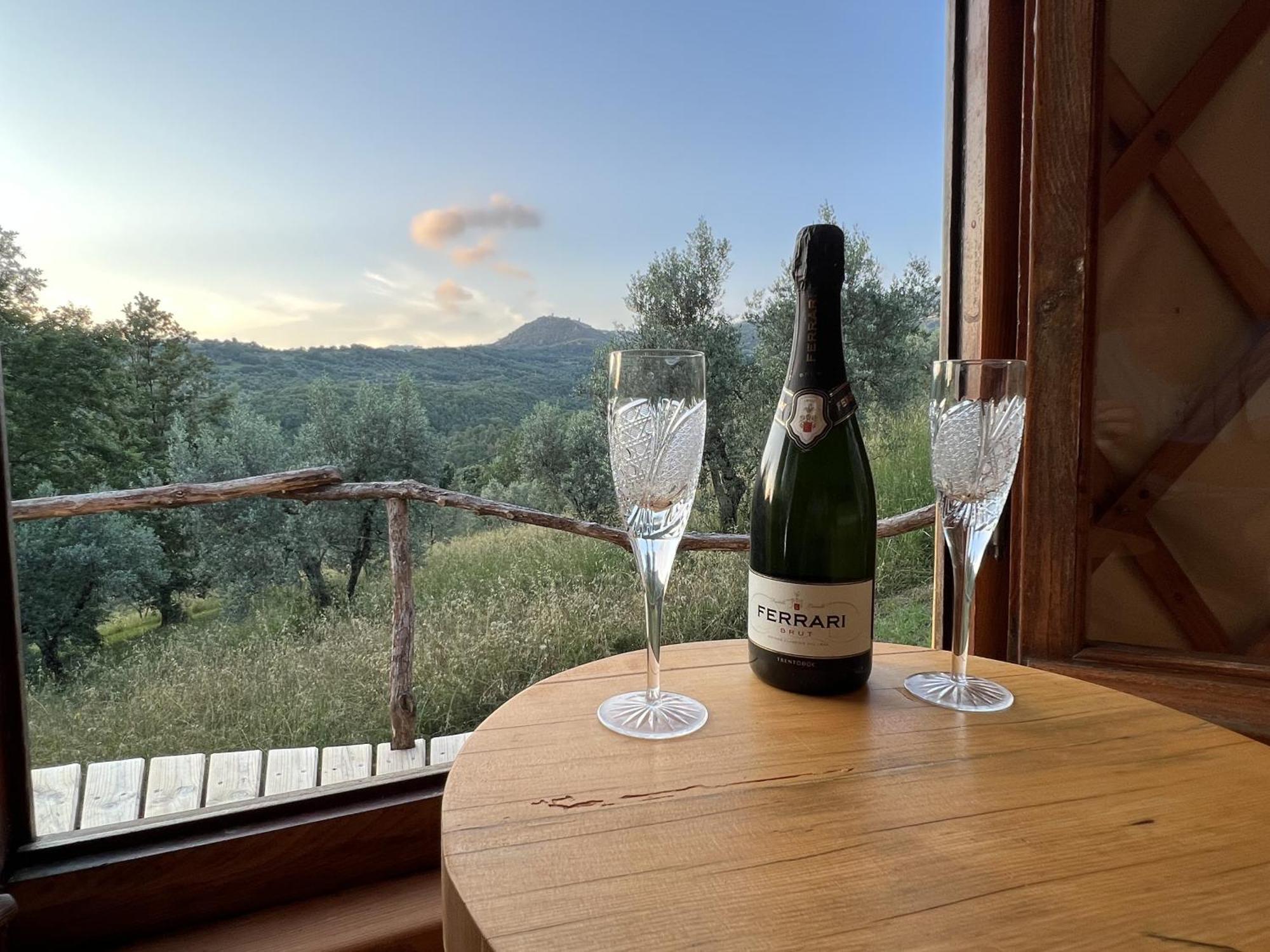 Agriturismo Pereti 로카테데리기 외부 사진